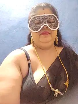 Snapshot of tamilthanushri chatting on 03.09.25 tamilthanushri online show from 03.09.25