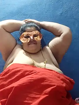 Snapshot of tamilthanushri chatting on 03.12.25 tamilthanushri online show from 03.12.25