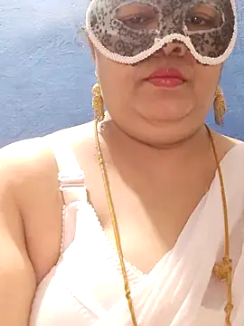 Snapshot of tamilthanushri chatting on 03.13.25 tamilthanushri online show from 03.13.25