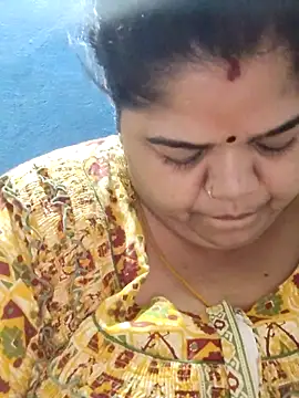 Snapshot of tamilthanushri chatting on 03.15.25 tamilthanushri online show from 03.15.25