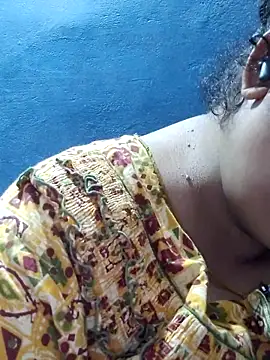 Snapshot of tamilthanushri chatting on 03.15.25 tamilthanushri online show from 03.15.25