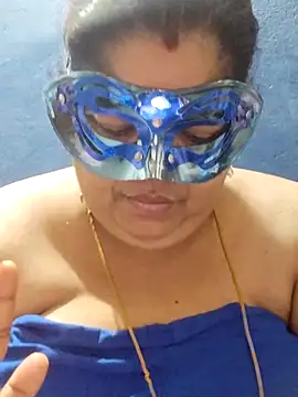 Snapshot of tamilthanushri chatting on 03.18.25 tamilthanushri online show from 03.18.25