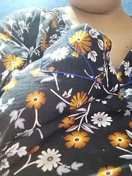 Snapshot of tamilthanushri chatting on 03.22.25 tamilthanushri online show from 03.22.25