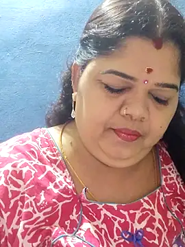 Snapshot of tamilthanushri chatting on 03.23.25 tamilthanushri online show from 03.23.25