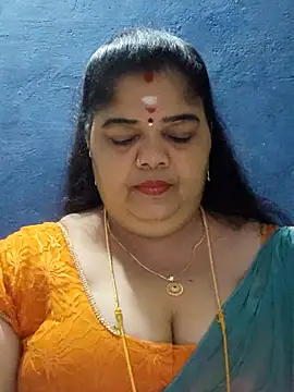 Snapshot of tamilthanushri chatting on 09.11.25 tamilthanushri online show from 09.11.25