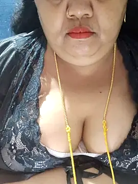 Snapshot of tamilthanushri chatting on 09.13.25 tamilthanushri online show from 09.13.25