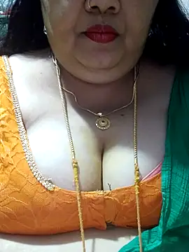 Snapshot of tamilthanushri chatting on 10.02.25 tamilthanushri online show from 10.02.25