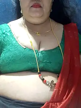 Snapshot of tamilthanushri chatting on 10.05.25 tamilthanushri online show from 10.05.25