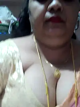 Snapshot of tamilthanushri chatting on 10.12.25 tamilthanushri online show from 10.12.25