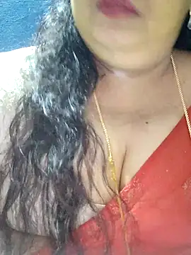 Snapshot of tamilthanushri chatting on 10.24.25 tamilthanushri online show from 10.24.25