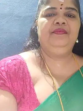 Snapshot of tamilthanushri chatting on 11.06.25 tamilthanushri online show from 11.06.25