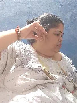 Snapshot of tamilthanushri chatting on 05.07.26 tamilthanushri online show from 05.07.26