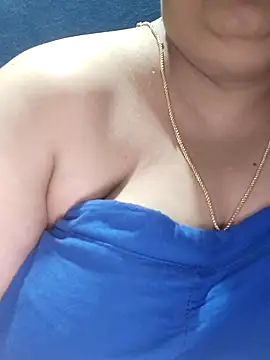 Snapshot of tamilthanushri chatting on 05.27.26 tamilthanushri online show from 05.27.26