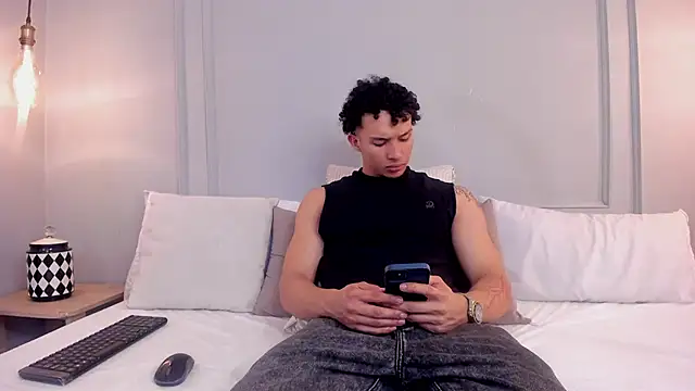 Dominick star online show from 12.20.25