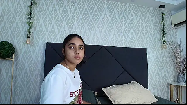 natalia aguirre1 online show from 11.13.25