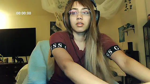 Snapshot of PolinaLoveX chatting on 12.29.24 PolinaLoveX online show from 12.29.24