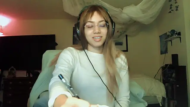 Snapshot of PolinaLoveX chatting on 01.01.25 PolinaLoveX online show from 01.01.25