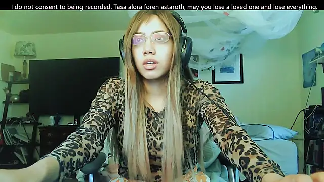 Snapshot of PolinaLoveX chatting on 02.25.25 PolinaLoveX online show from 02.25.25