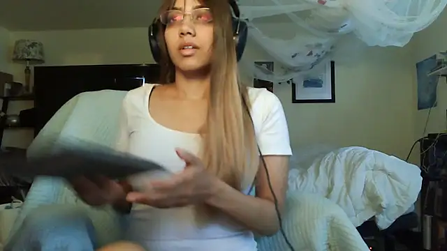 Snapshot of PolinaLoveX chatting on 03.01.25 PolinaLoveX online show from 03.01.25