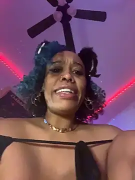 Snapshot of loveluna8 chatting on 10.29.25 loveluna8 online show from 10.29.25