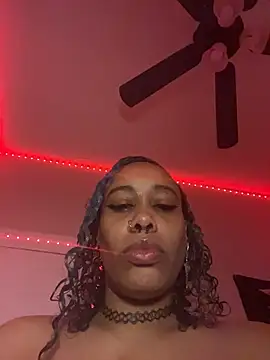 Snapshot of loveluna8 chatting on 11.06.25 loveluna8 online show from 11.06.25