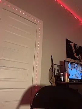 loveluna8 online show from 12.23.25