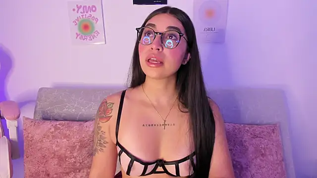 Snapshot of sensualhaven_ chatting on 12.30.24 sensualhaven online show from 12.30.24