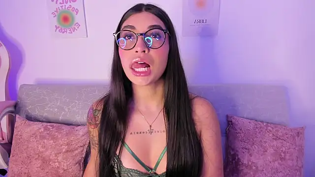 Snapshot of sensualhaven_ chatting on 01.03.25 sensualhaven online show from 01.03.25