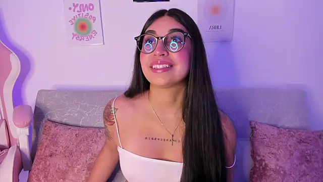 Snapshot of sensualhaven_ chatting on 01.06.25 sensualhaven online show from 01.06.25