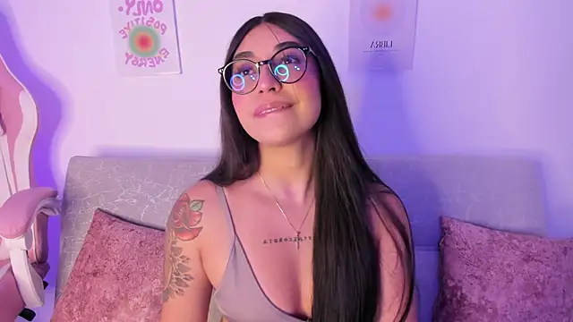 Snapshot of sensualhaven_ chatting on 01.11.25 sensualhaven online show from 01.11.25