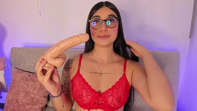 Snapshot of sensualhaven_ chatting on 02.01.25 sensualhaven online show from 02.01.25