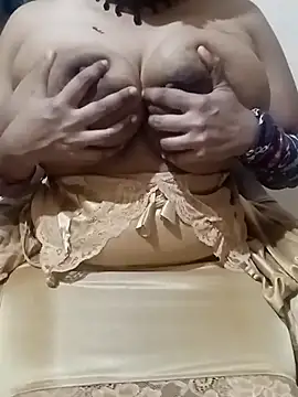 Snapshot of MONA_DARLING31 chatting on 03.05.25 MONA DARLING31 online show from 03.05.25