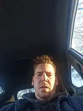 Snapshot of Titanhoott chatting on 11.22.25 Titanhoott online show from 11.22.25