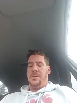 Snapshot of Titanhoott chatting on 12.02.25 Titanhoott online show from 12.02.25