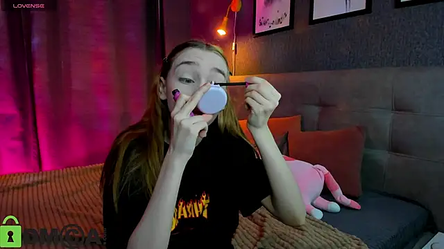 Lesi Moonie01 online show from 10.18.25