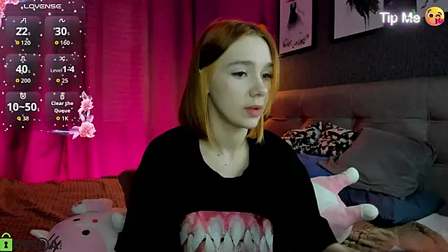 Snapshot of Lesi_Moonie01 chatting on 05.15.26 Lesi Moonie01 online show from 05.15.26