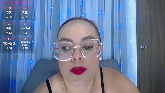 Snapshot of AdelyGinn chatting on 12.22.24 AdelyGinn online show from 12.22.24