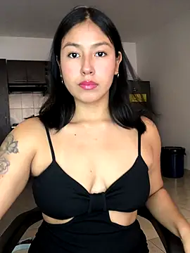 EmmaRossem online show from 10.06.25