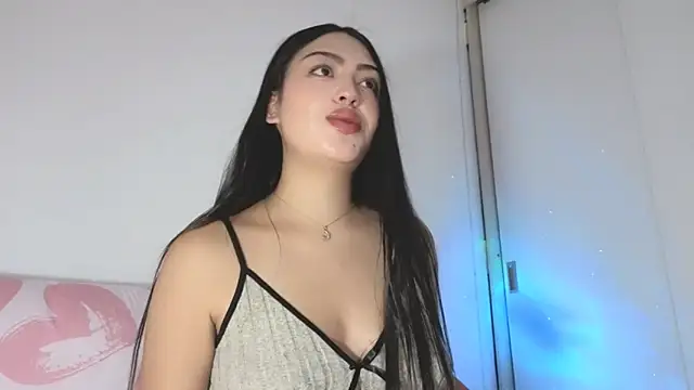 Sweet-Sophiee online show from 04.06.26