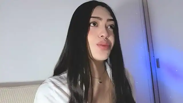 Snapshot of Sweet-Sophiee chatting on 04.25.26 Sweet-Sophiee online show from 04.25.26