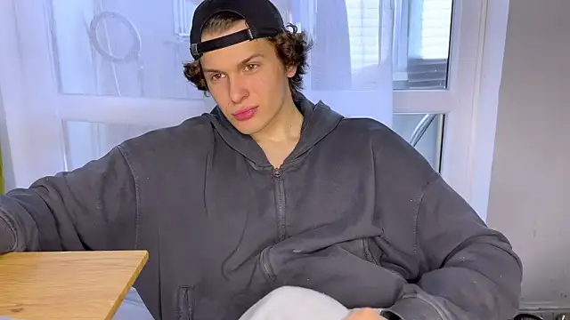 alyx garden online show from 04.18.26