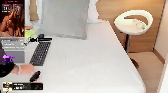 Megansttein  online show from 02.01.25