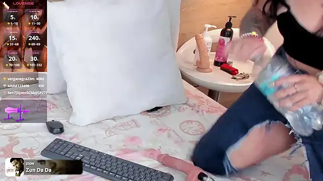 Megansttein  online show from 02.15.25