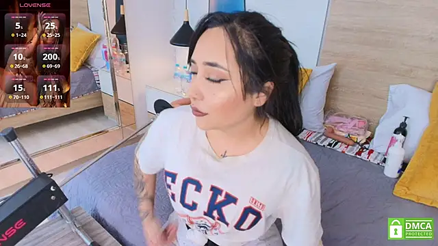 Megansttein  online show from 09.13.25