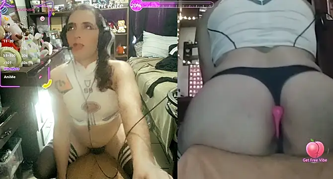 Snapshot of SissyFlorAzul chatting on 10.21.25 SissyFlorAzul online show from 10.21.25