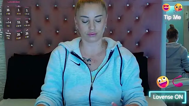 KikiSweet08 online show from 12.18.25