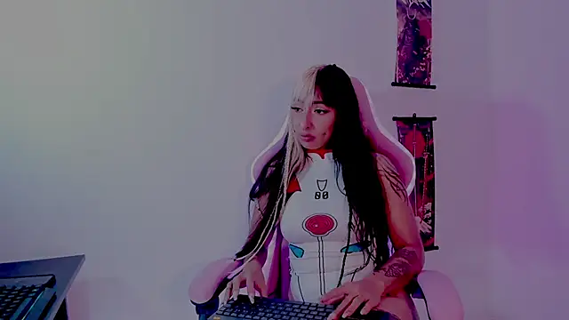 HollyHudsonn online show from 01.21.25