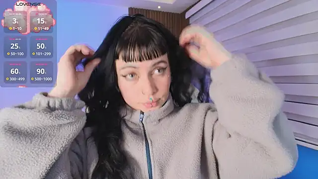 Snapshot of Lucy_Smith2 chatting on 09.30.25 Lucy Smith2 online show from 09.30.25