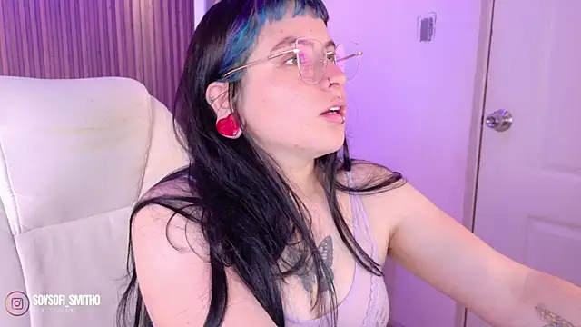 Lucy Smith2 online show from 04.11.26