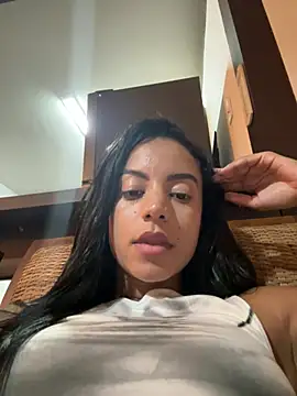 Snapshot of Elamesmamorena chatting on 02.25.26 Elamesmamorena online show from 02.25.26